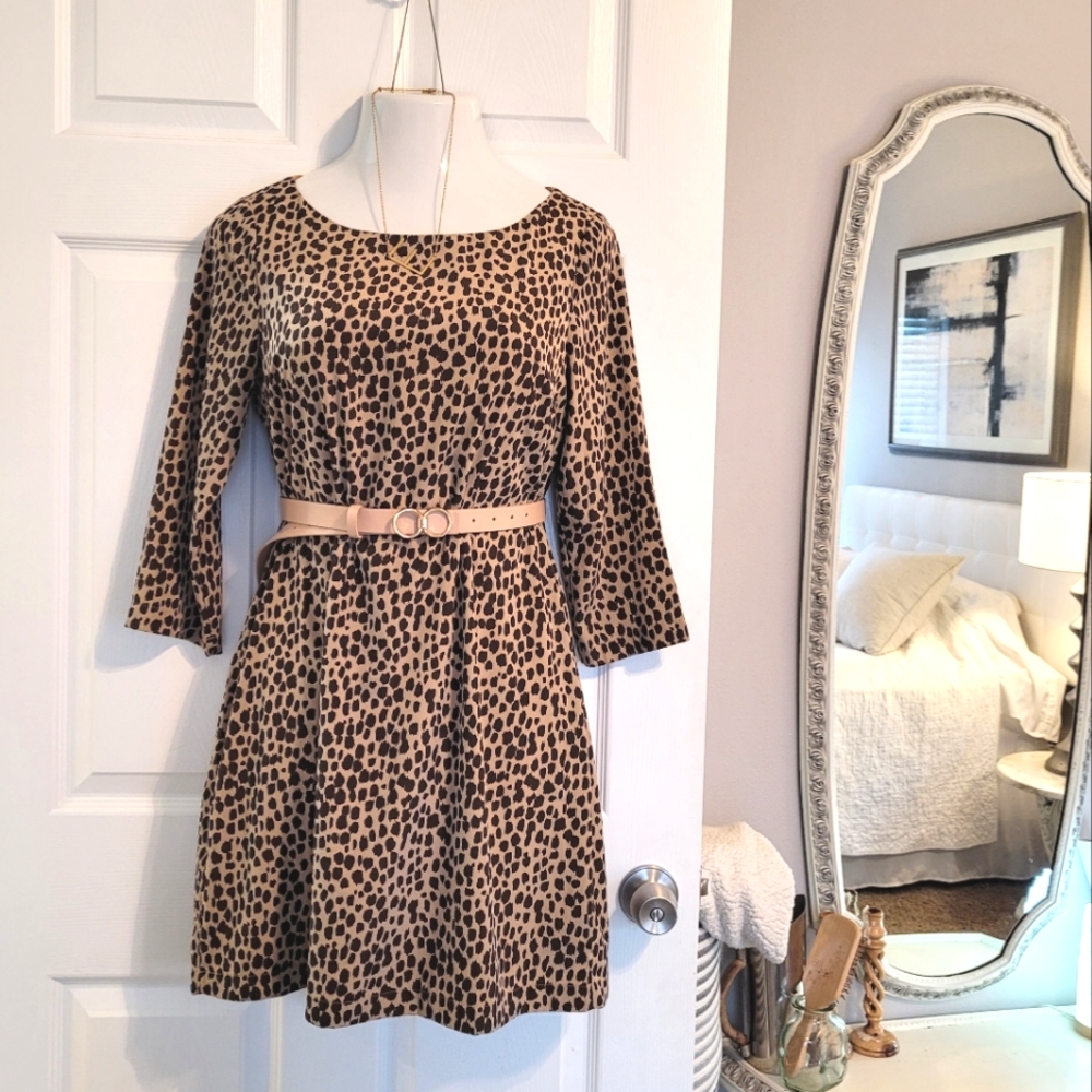 Old Navy leopard print shift dress w/ darts & long sleeves size M